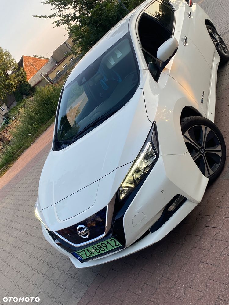 Nissan Leaf - 1