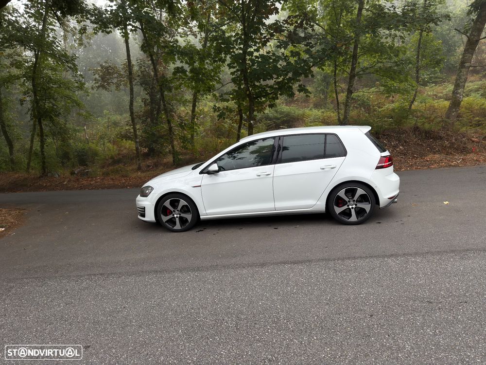 VW Golf 2.0 GTI - 35