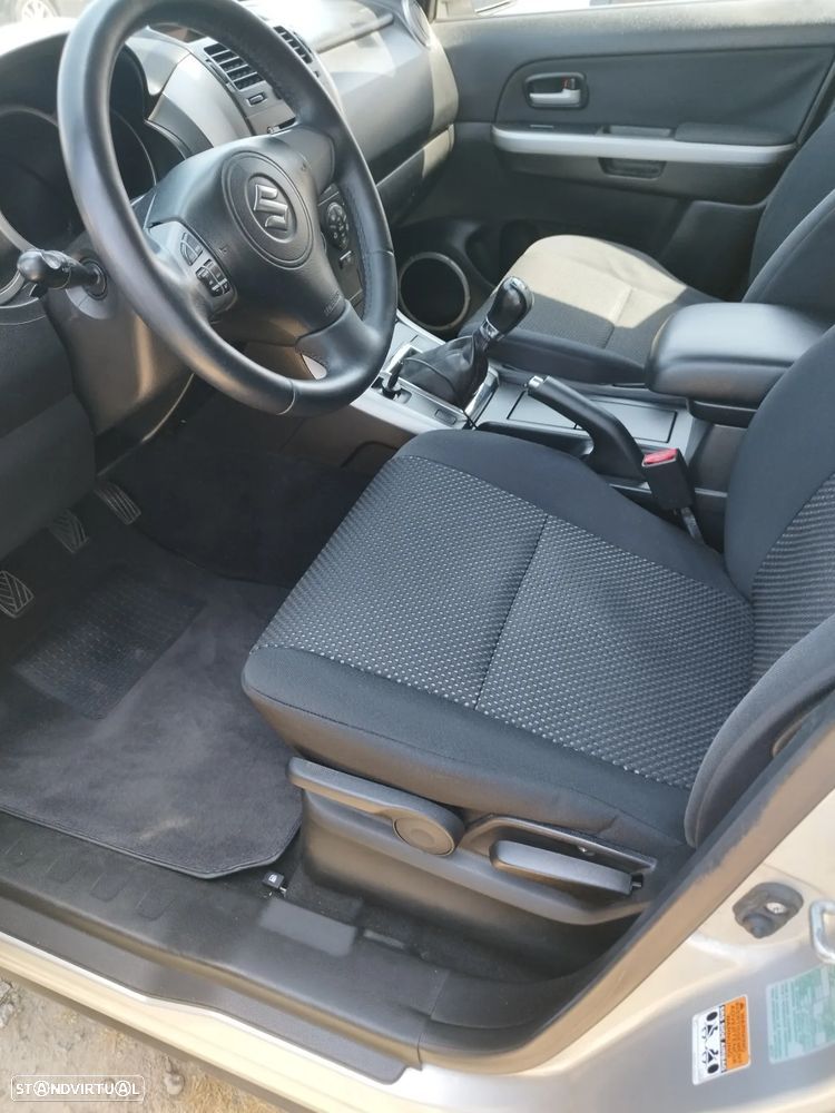 Suzuki Grand Vitara 1.9 DDiS X-Nature - 4