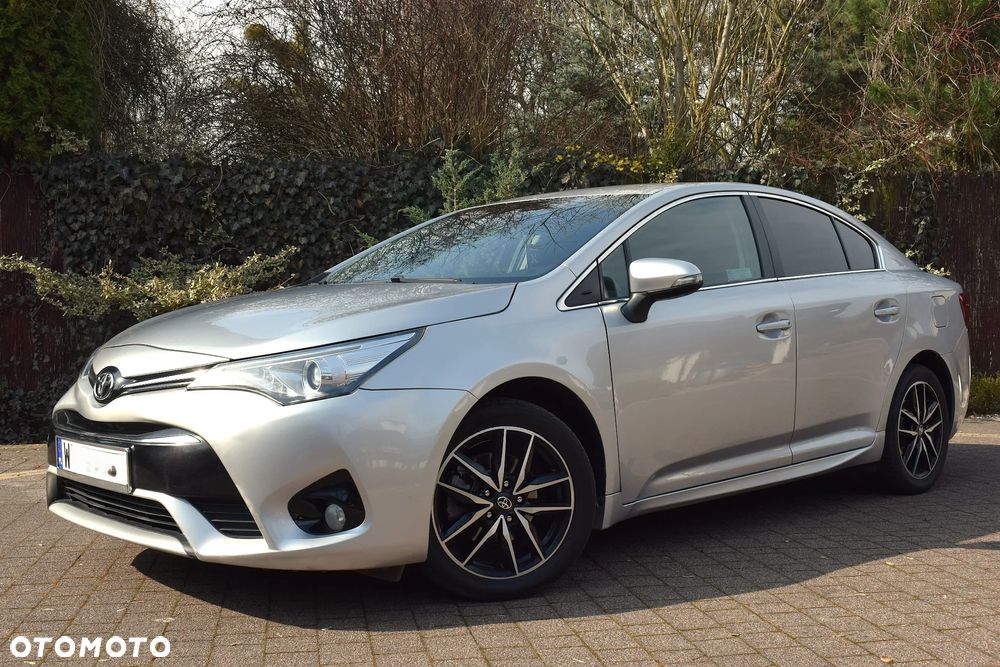 Toyota Avensis 1.8 Premium - 15