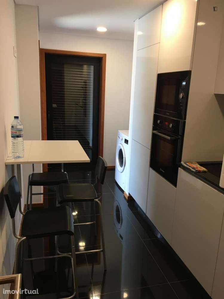 Quarto - localizado em Paranhos Porto - Grande imagem: 5/9