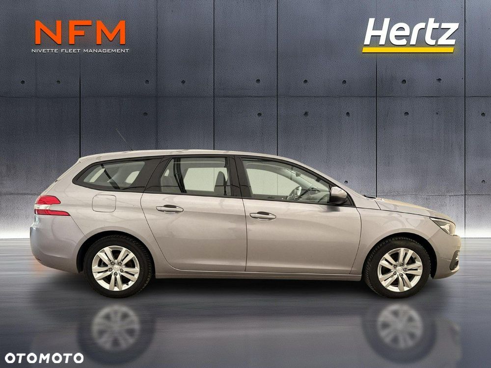 Peugeot 308 - 8