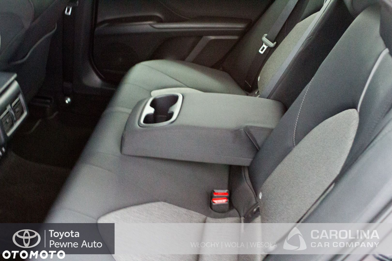 Toyota Camry - 13