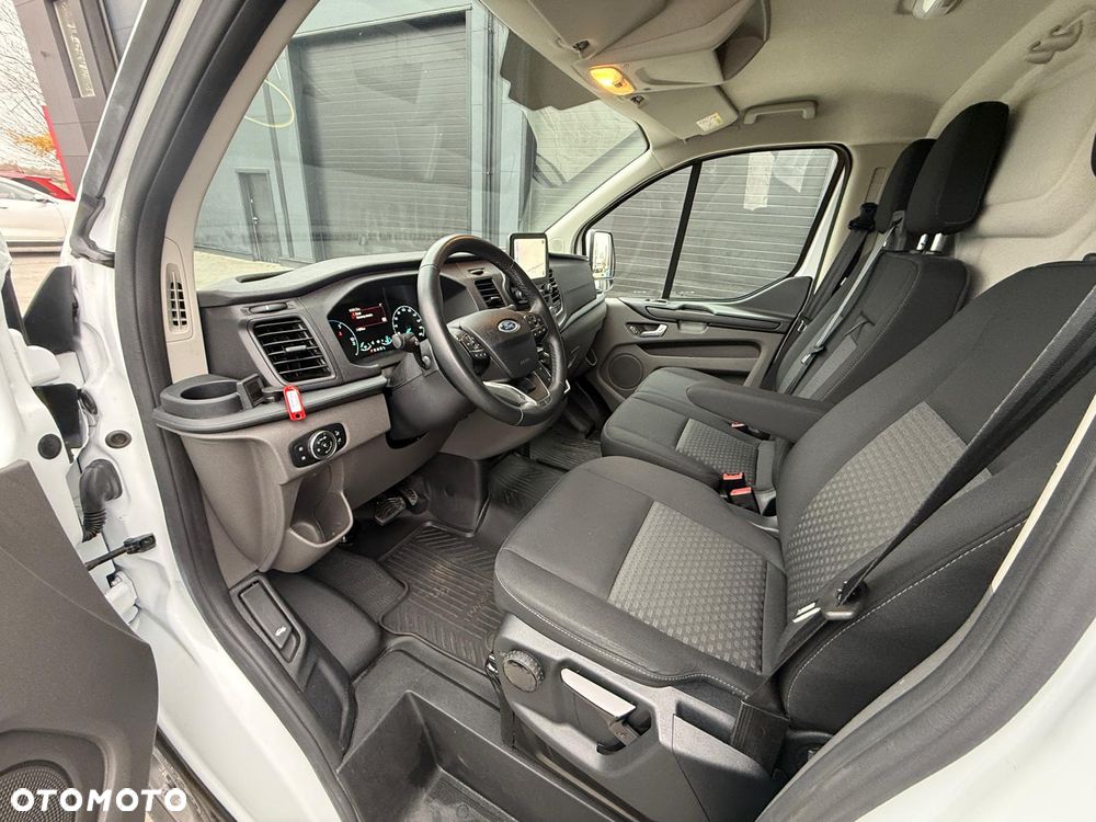 Ford TRANSIT CUSTOM - 13