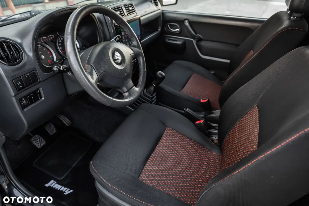 Suzuki Jimny Black&White - 14