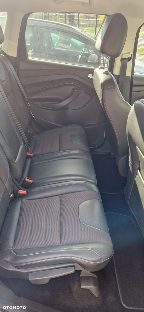 Ford Kuga 2.0 TDCi 2x4 Titanium - 10