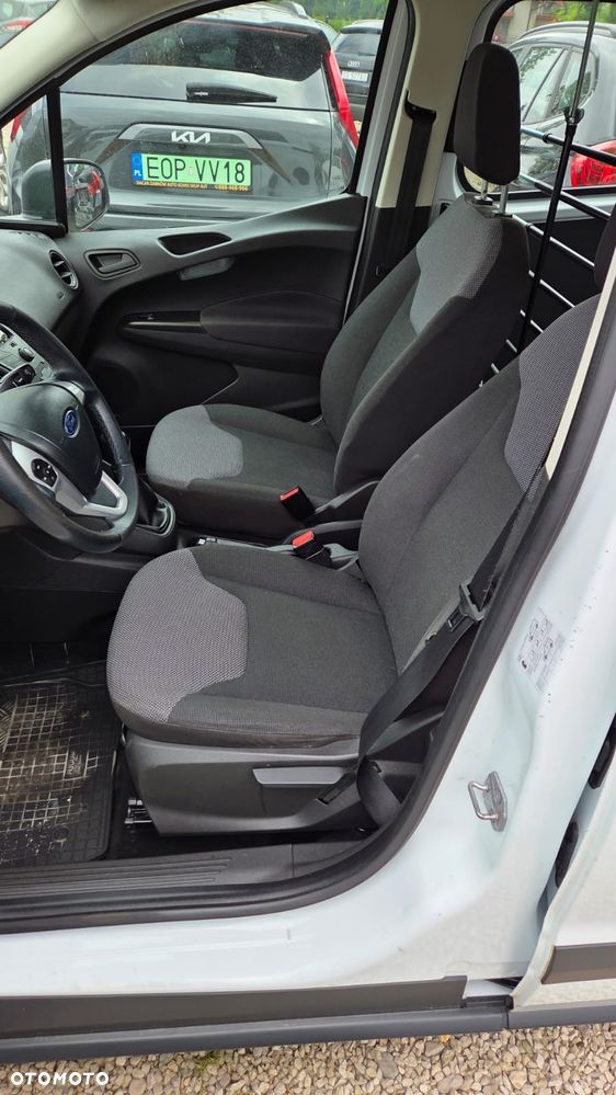 Ford Tourneo Courier - 14