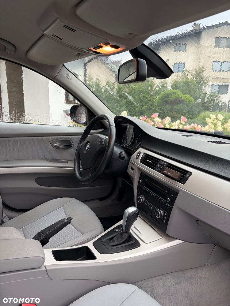 BMW Seria 3 318i - 11