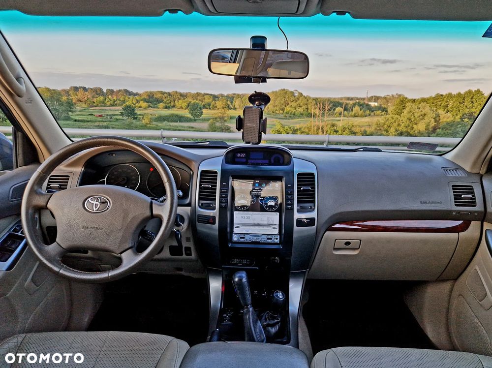 Toyota Land Cruiser - 11