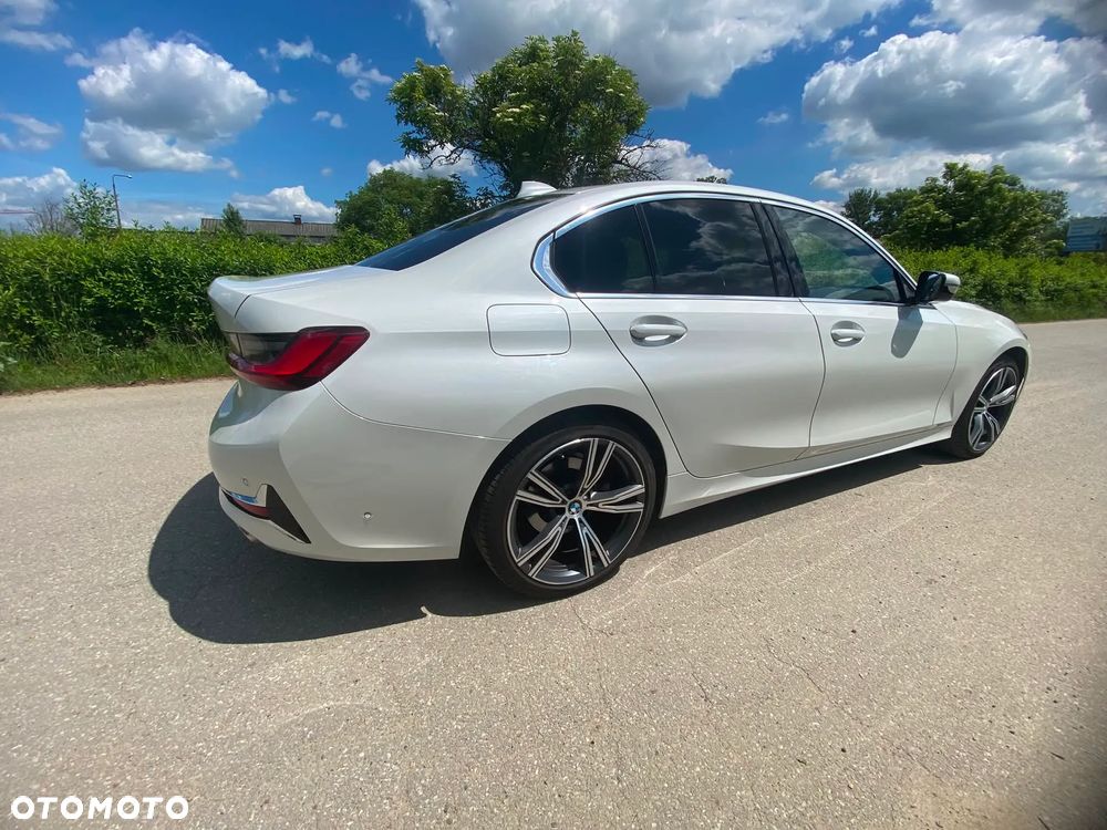 BMW Seria 3 320d xDrive Edition Luxury Line Purity - 22