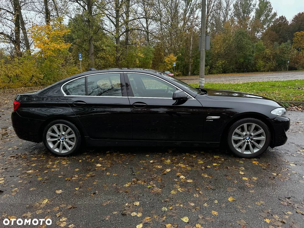 BMW Seria 5 530d xDrive - 7