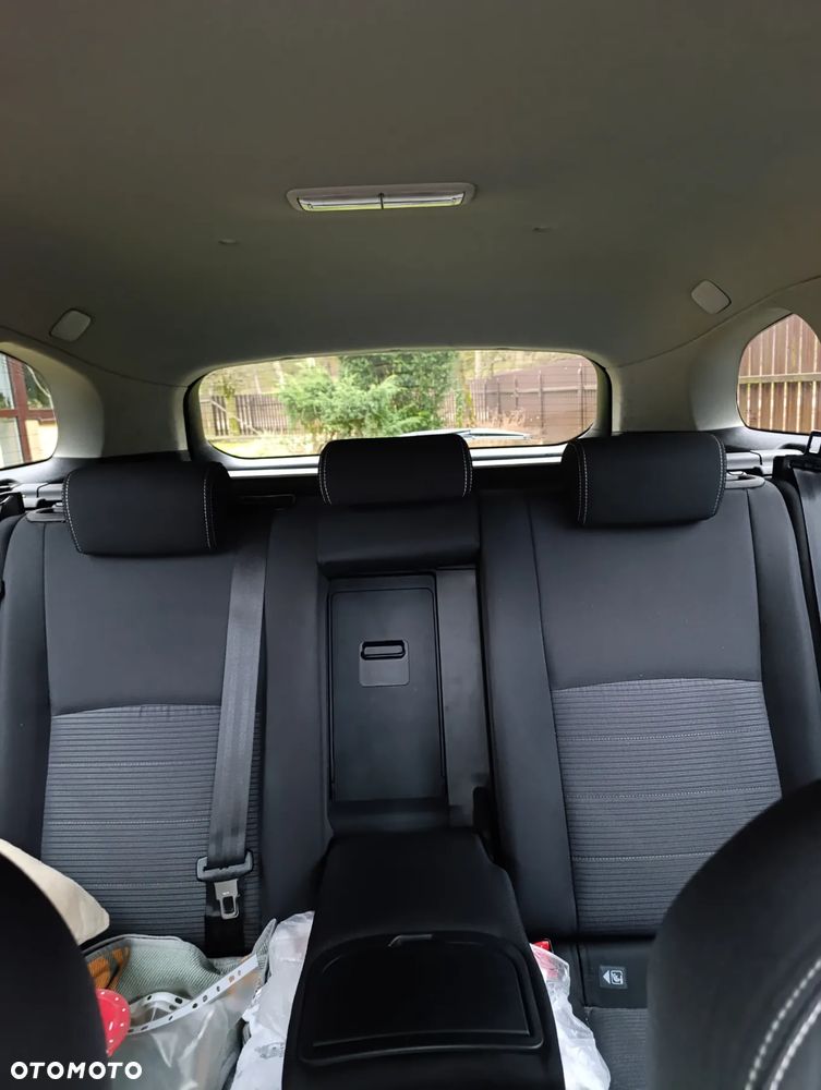 Toyota Avensis 1.8 Comfort - 13