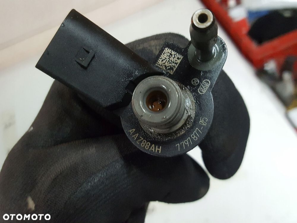 BMW E90 E91 E87 E81 2.0 D N47 WTRYSK WTRYSKIWACZ - 2
