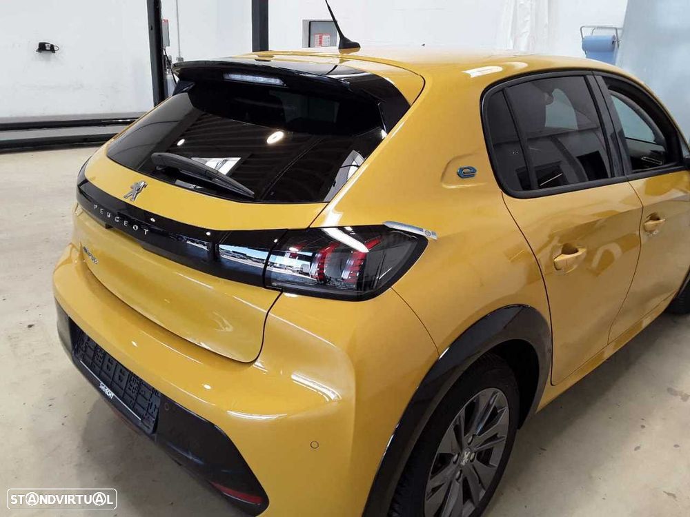 Peugeot e-2008 50 kWh Allure - 3