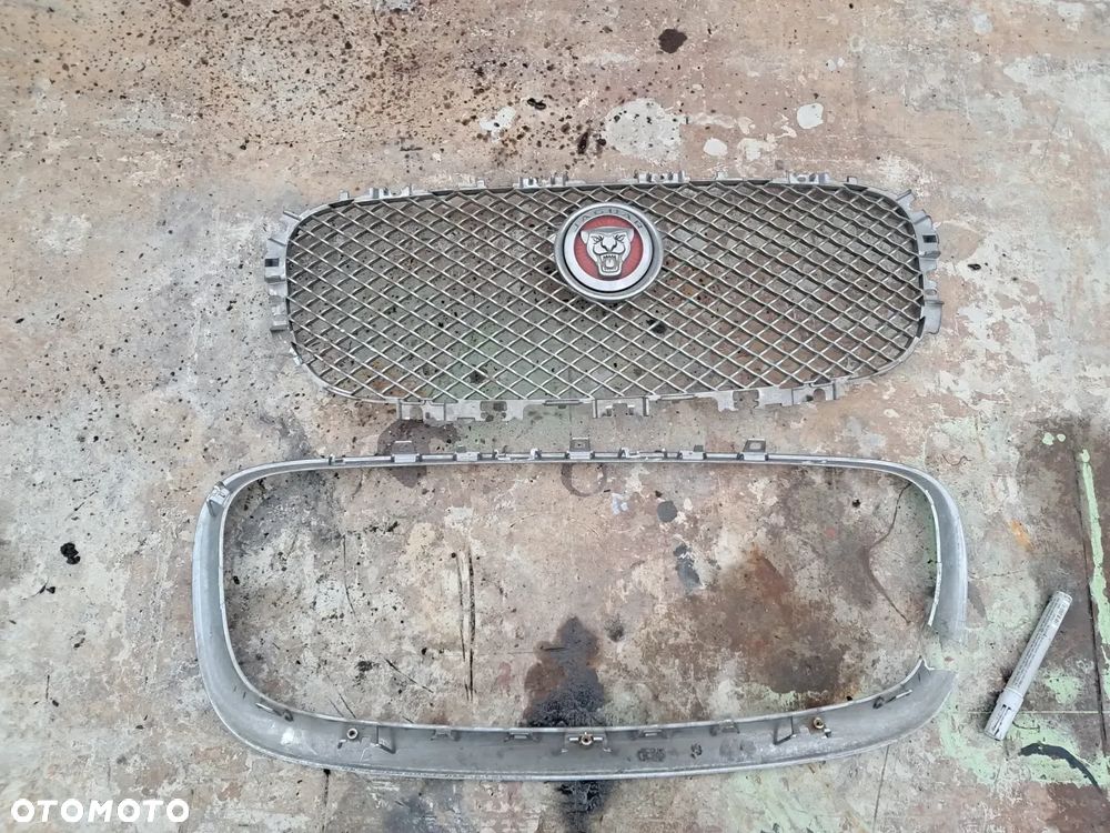 Jaguar XF lift Grill atrapa - 1