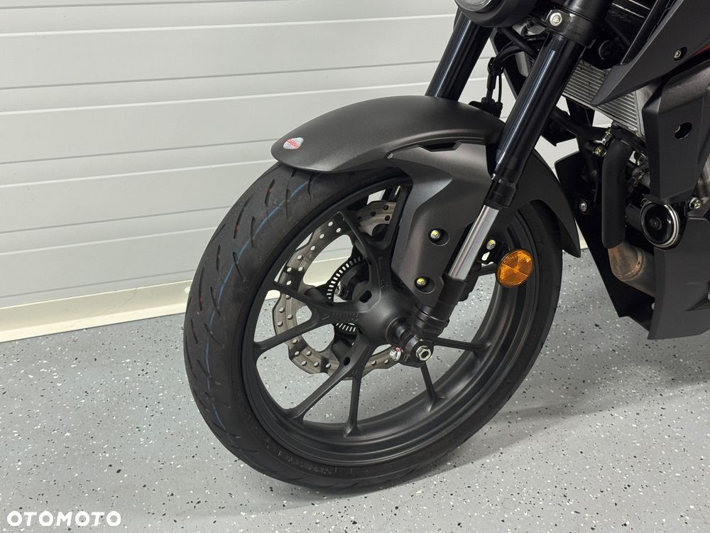 Honda CB - 23