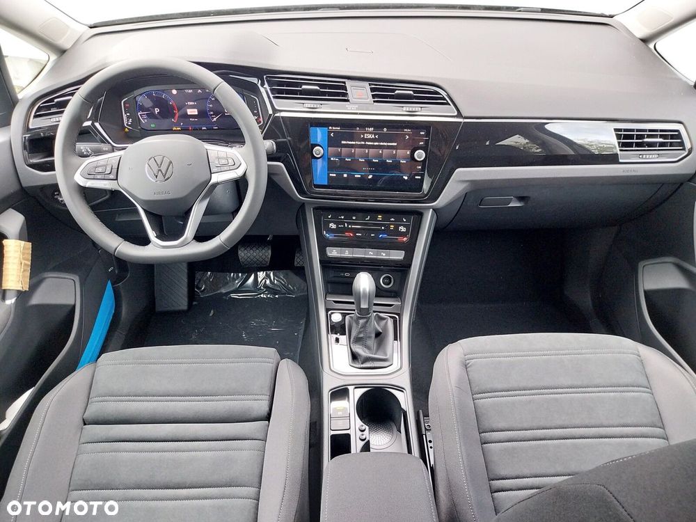 Volkswagen Touran - 18