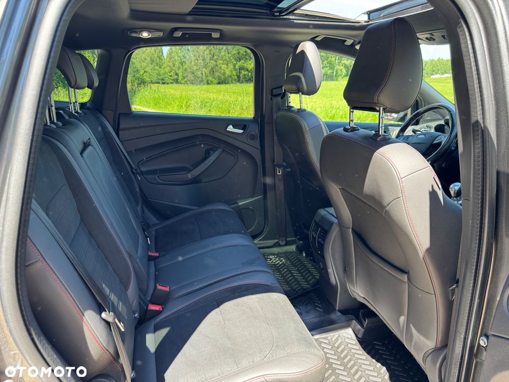 Ford Kuga 1.5 EcoBoost 2x4 ST-Line - 32