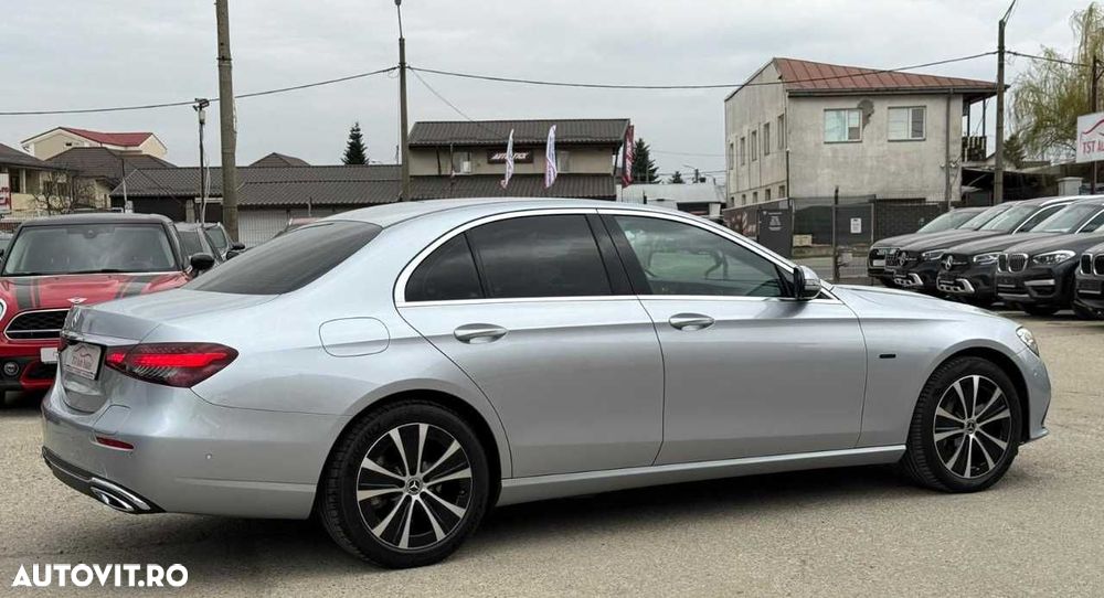 Mercedes-Benz E - 10