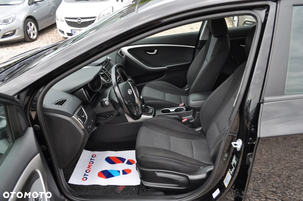 Hyundai i30 i30cw 1.6 Fifa World Cup Edition - 12