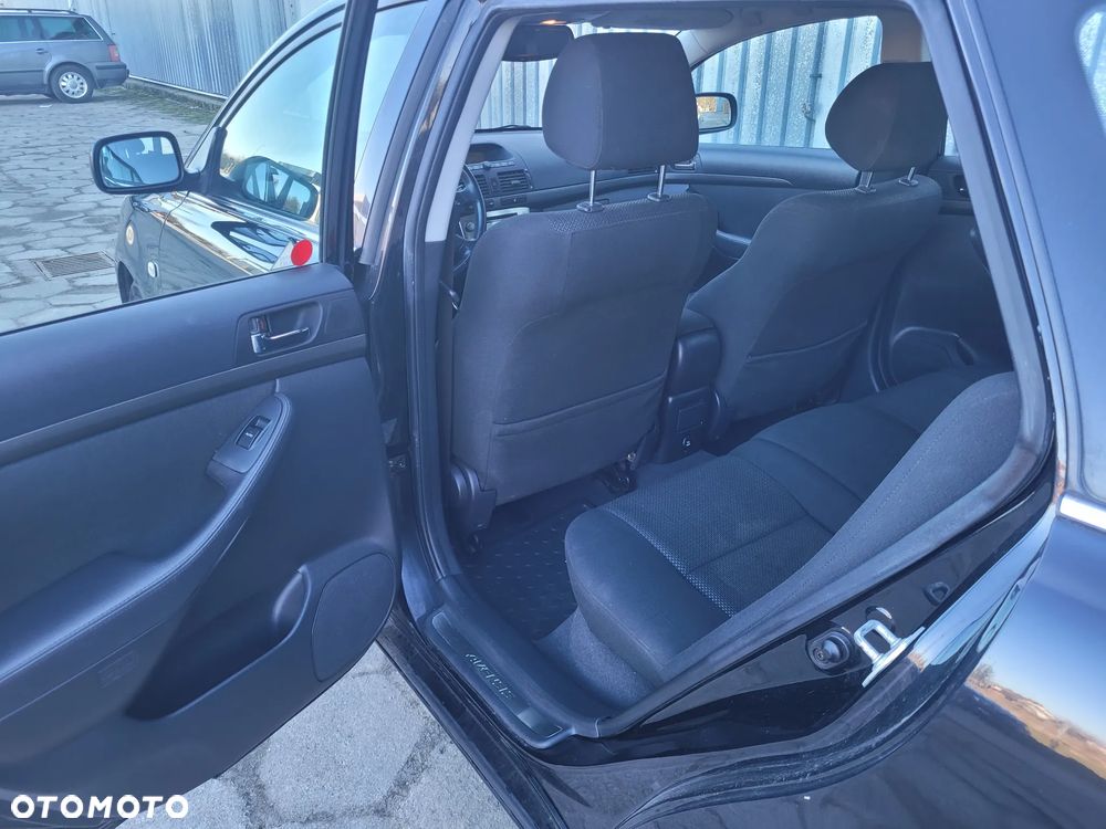 Toyota Avensis - 10