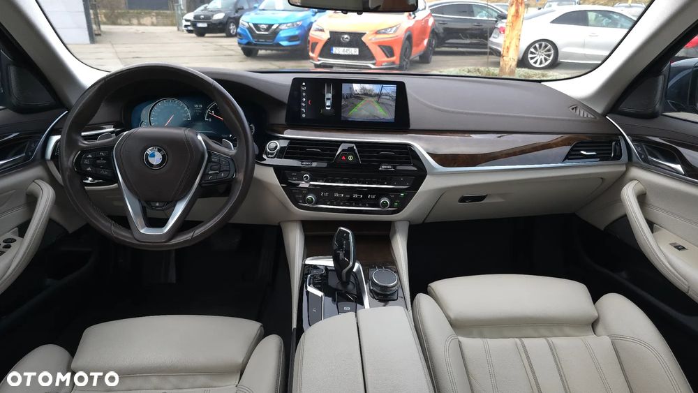 BMW Seria 5 530i Luxury Line - 33