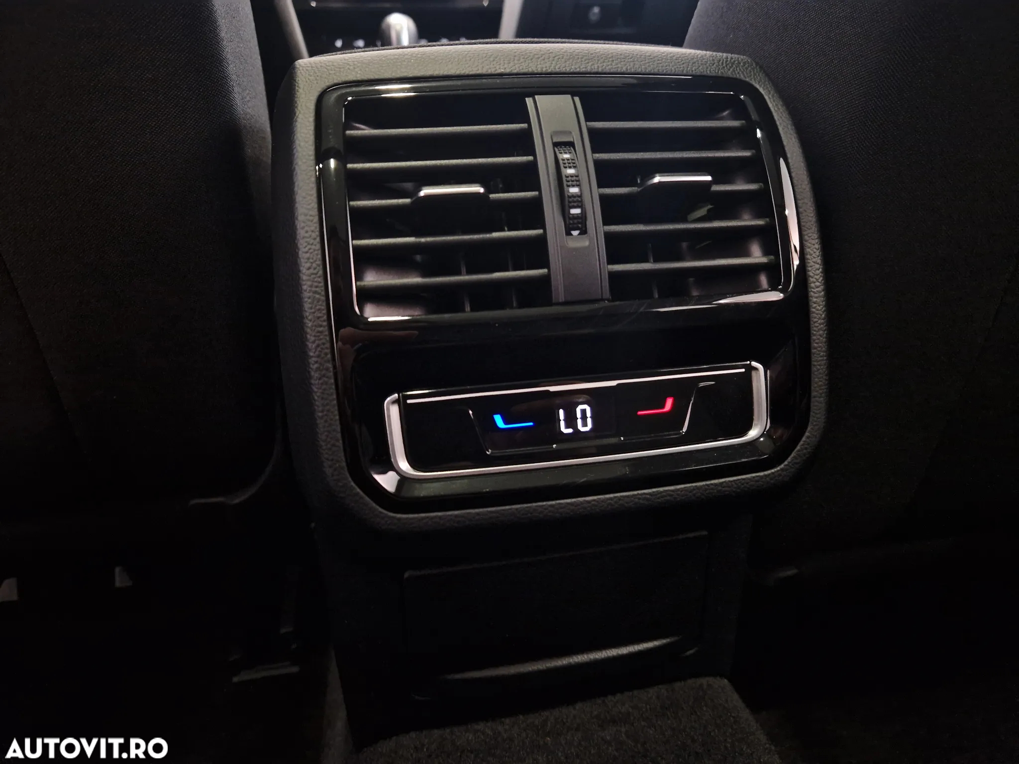 Volkswagen Passat Variant 2.0 TDI DSG Comfortline - 26