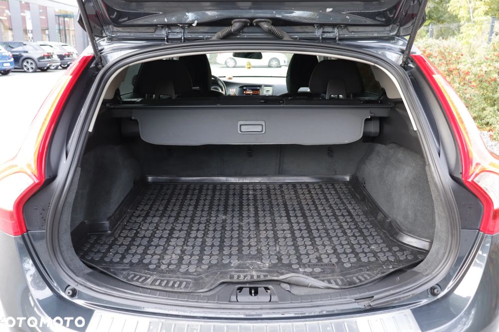 Volvo V60 D3 Momentum - 36
