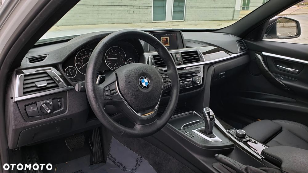 BMW Seria 3 330i Sport Line - 16