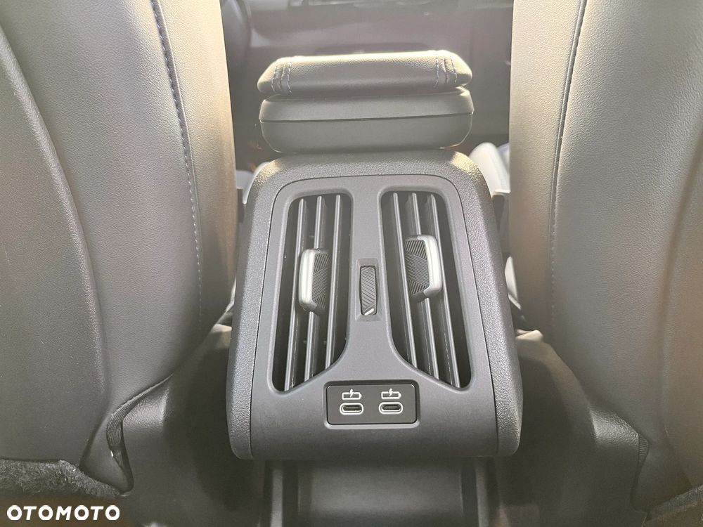 BMW X1 sDrive18i - 32