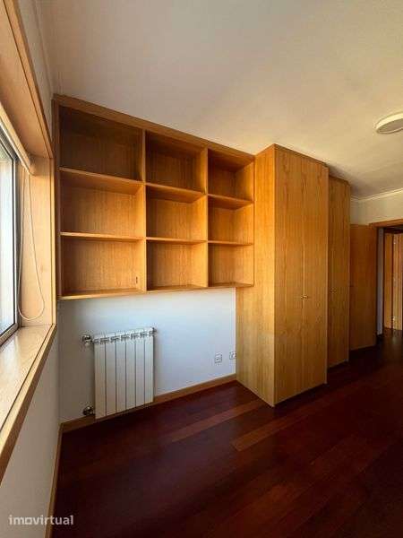 T2 flat for rent in Rua de Faria Guimarães - Grande imagem: 4/12