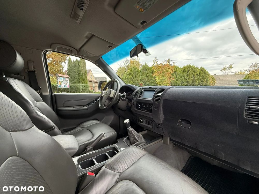 Nissan Navara LE - 25