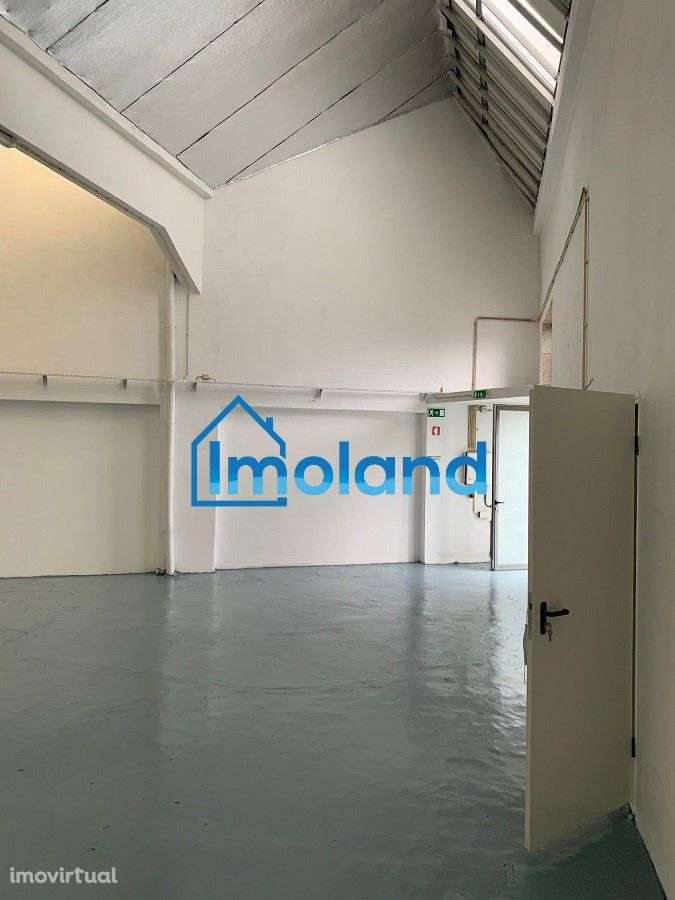 Armazém impecável c/ 125m2 aprox. - Perafita - Grande imagem: 2/4