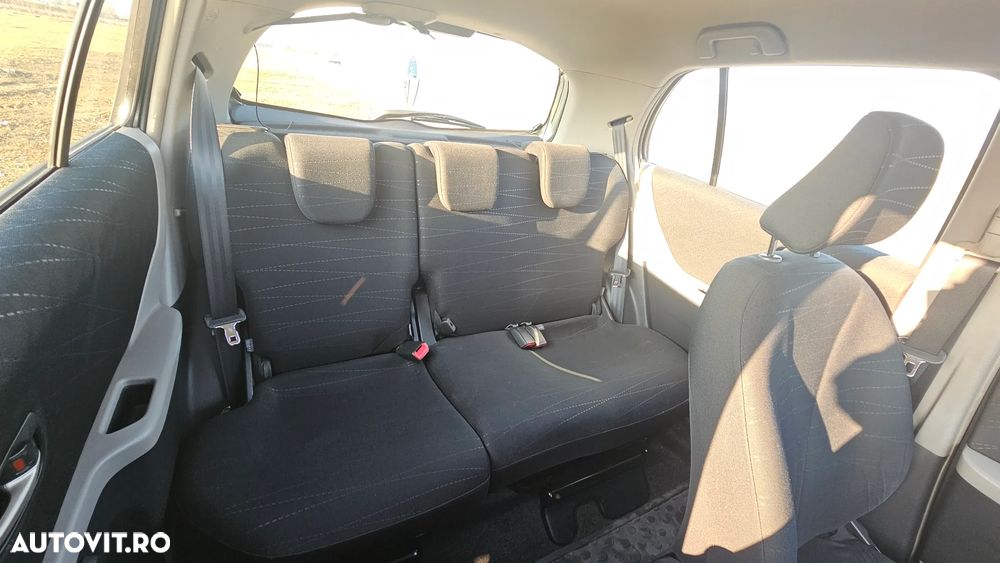 Toyota Yaris 1.3 Aut Luna - 7