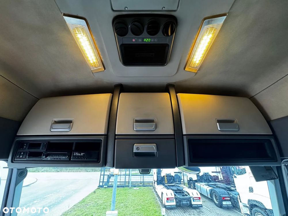 Renault T480 High Cab - 11