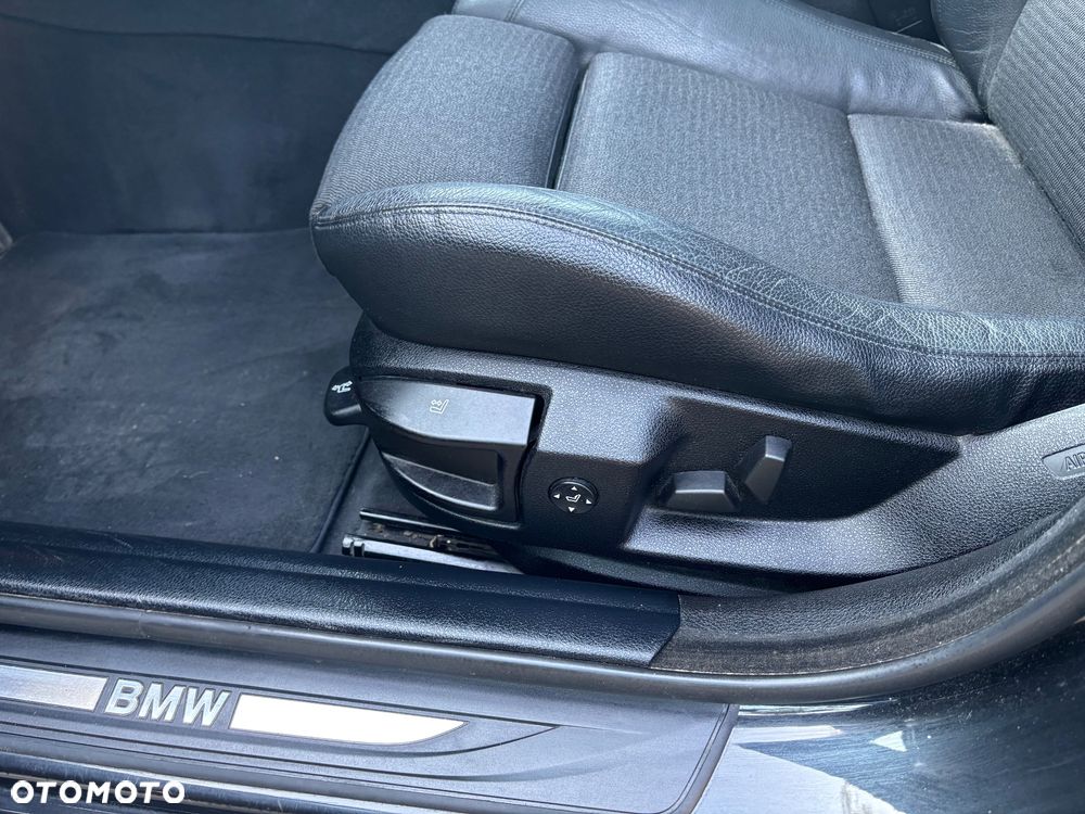 BMW Seria 5 520d xDrive Luxury Line - 23