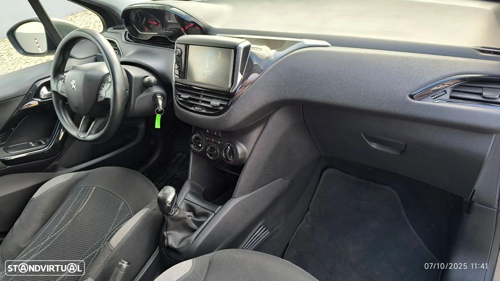 Peugeot 208 1.4 HDi SE Style - 10