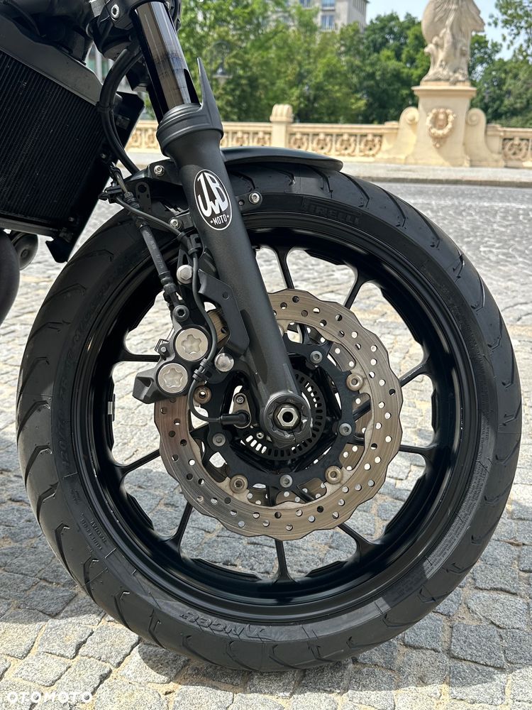 Yamaha XSR - 6