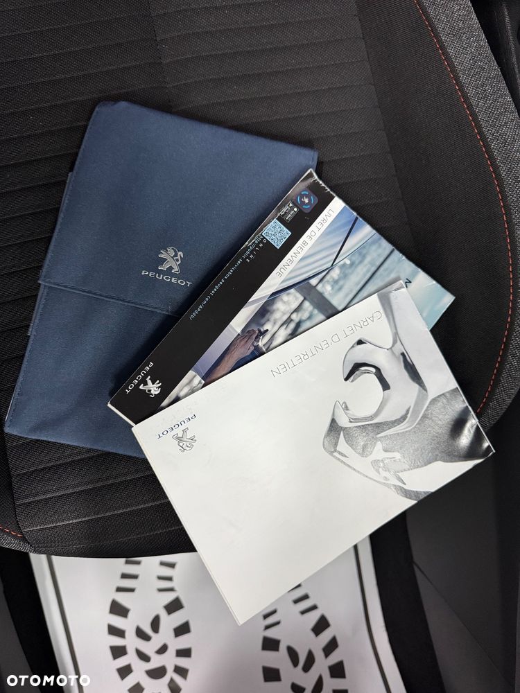 Peugeot 2008 1.5 BlueHDi Allure S&S EAT8 - 36