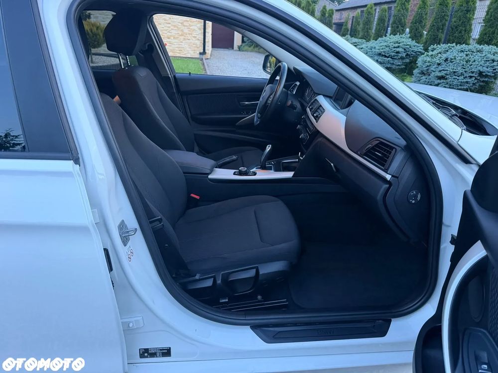 BMW Seria 3 318i Advantage - 27