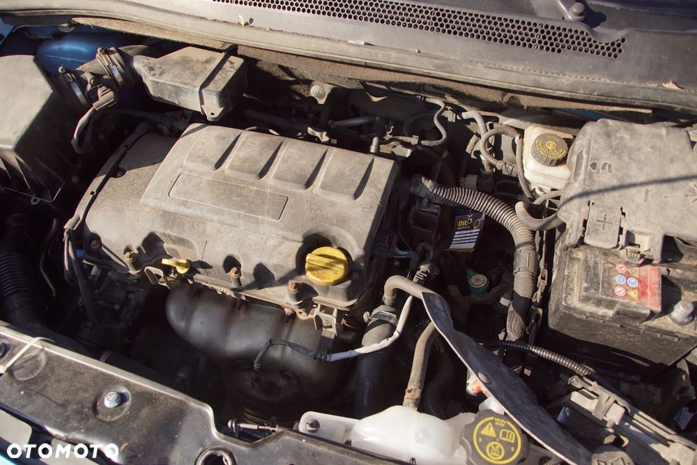 Auto na części - Opel Corsa E 1.4 Twinport 90 KM B14XEL F17 Z22V 2018R Silnik Skrzynia Drzwi Błotnik Zderzak Klapa Lampa Lusterko Klamka Szyba Deska Kokpit Sterownik Moduł Czujnik Licznik Panel Kierownica - 18