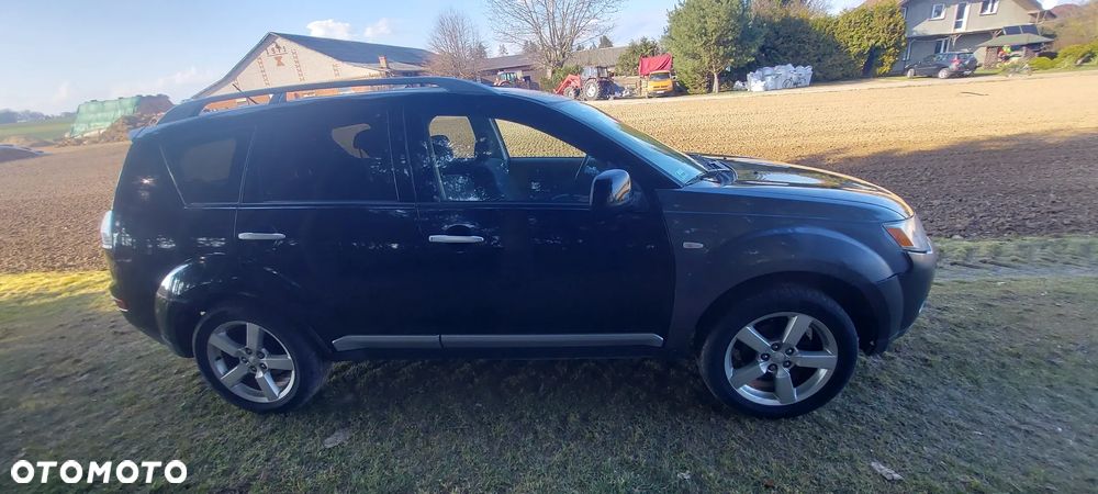 Mitsubishi Outlander 2.0 DID Instyle - 10