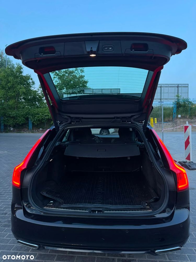 Volvo V90 D4 R-Design - 16