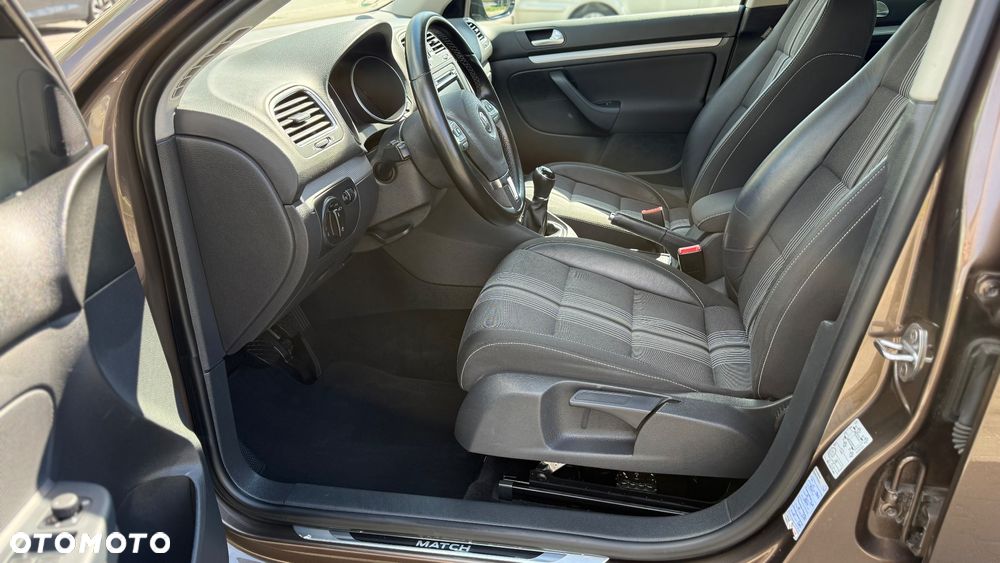 Volkswagen Golf 1.6 TDI DPF MATCH - 13