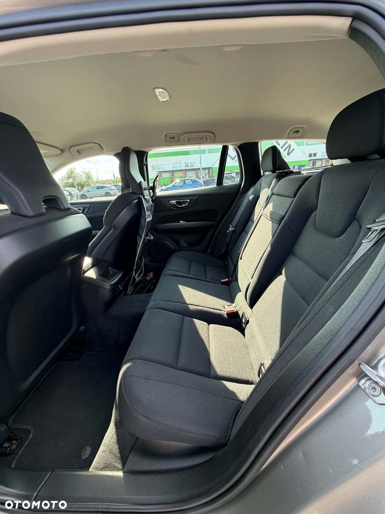 Volvo V60 D3 Momentum - 8