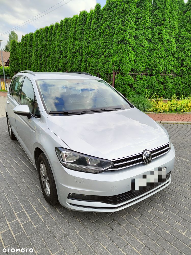 Volkswagen Touran - 1