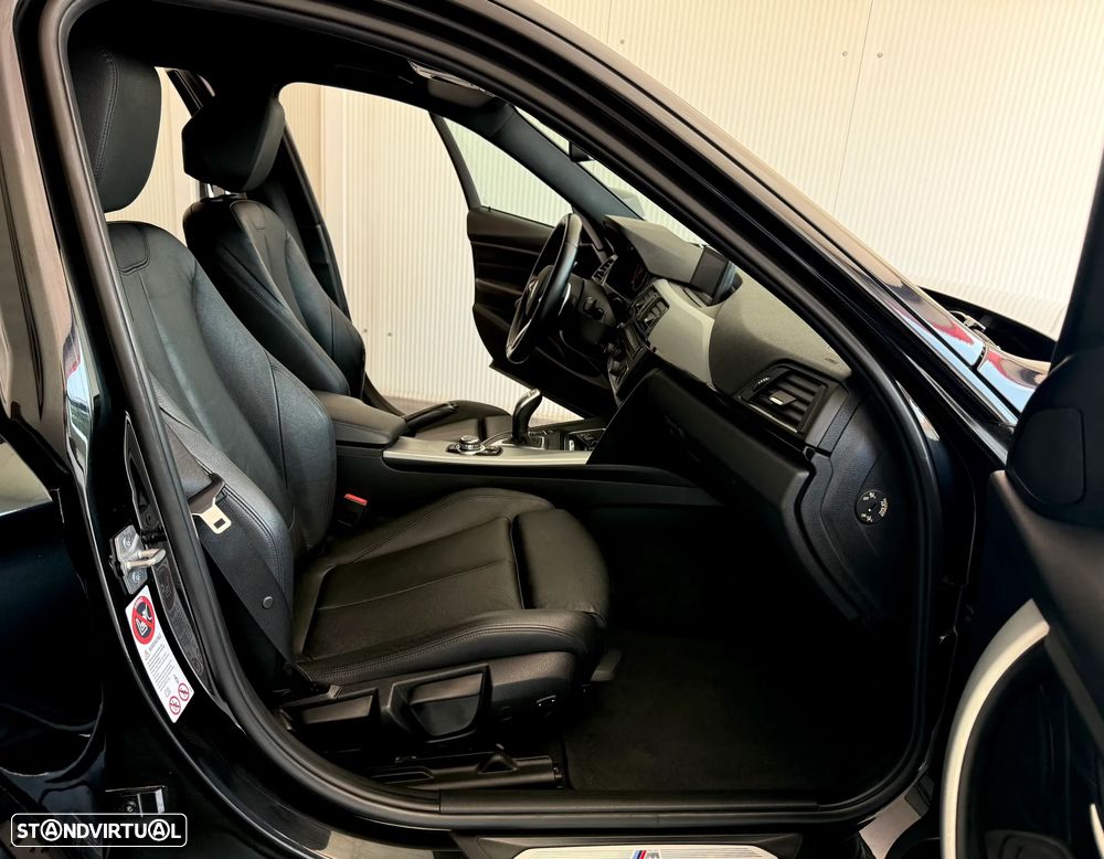 BMW 320 d Auto Pack M - 17