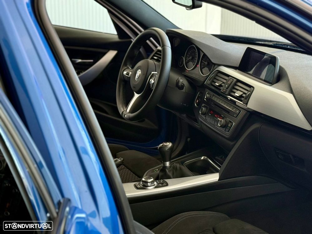 BMW 328 i Pack M - 35