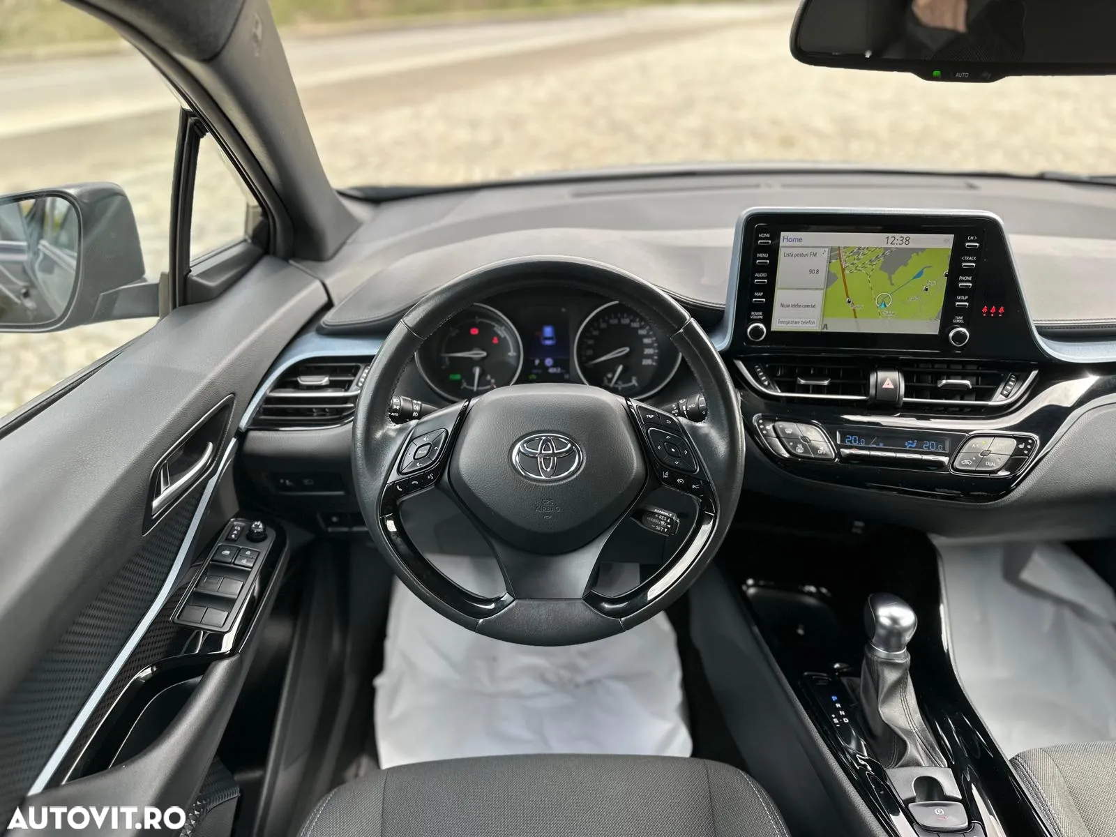 Toyota C-HR 2.0 HSD 184 CP 4x2 CVT Classy Bi-Tone - 15