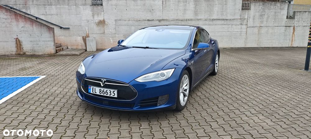 Tesla Model S - 2